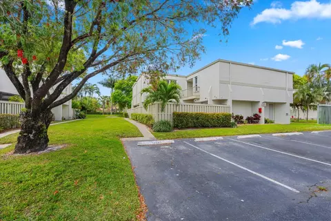 12083 Regal Ct W, Wellington, FL 33414