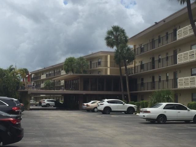 9355 SW 8th St Unit 421  