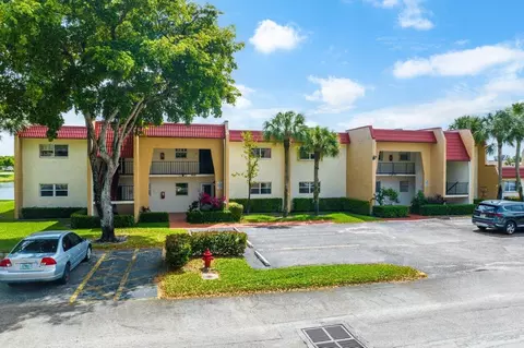 146 Lake Carol Dr, West Palm Beach, FL 33411