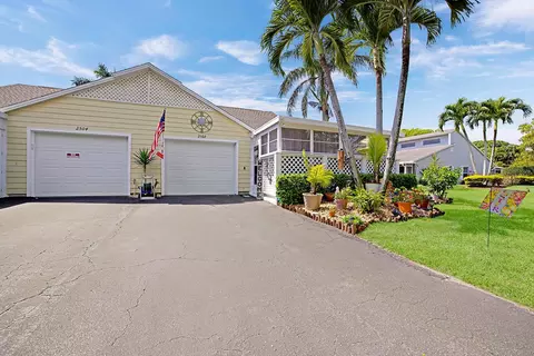 2502 SE Tropical East Cir, Port Saint Lucie, FL 34952