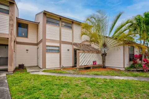 116 Sherwood Cir #7C, Jupiter, FL 33458