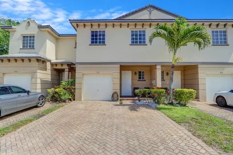 974 Tortuga Ln, Riviera Beach, FL 33404