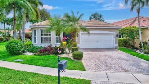 13476 Cordoba Lake Way, Delray Beach, FL 33446