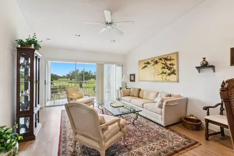 400 NW 67th NW #207, Boca Raton, FL 33487
