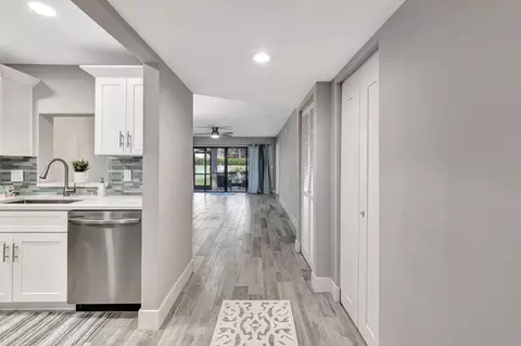 2890 SW 22nd Cir #241D, Delray Beach, FL 33445