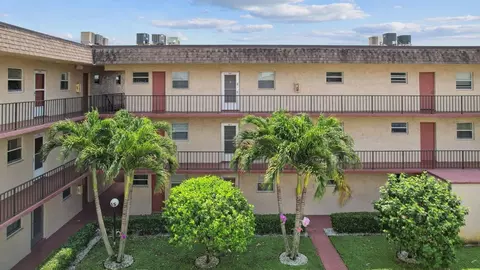 701 Lori #304, Palm Springs, FL 33461