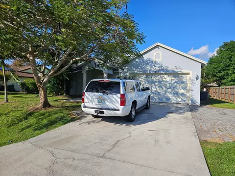 555 SW Aster, Port Saint Lucie, FL 34953