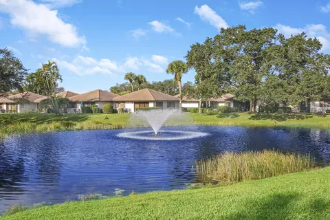 206 Club Dr, Palm Beach Gardens, FL 33418