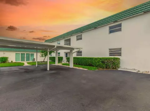3210 Meridian Way S #16, Palm Beach Gardens, FL 33410
