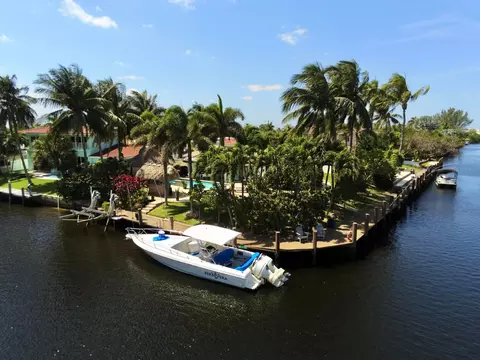 228 SE 3rd Ter, Pompano Beach, FL 33060