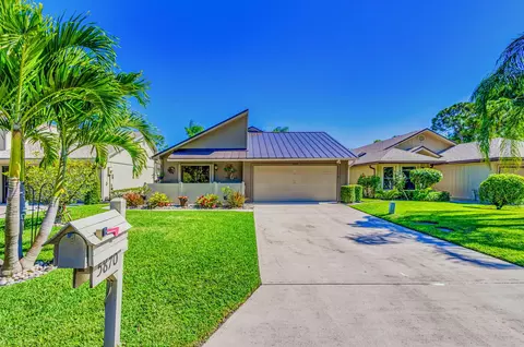 5870 SE Franklin Pl, Hobe Sound, FL 33455
