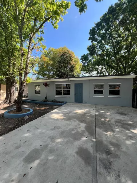3218 Mura Dr, Fort Pierce, FL 34982