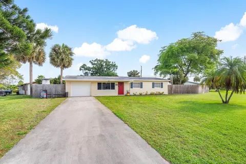 446 W Shadyside Cir, West Palm Beach, FL 33415