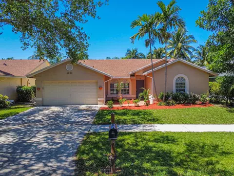 5823 NW 40 Ave, Coconut Creek, FL 33073