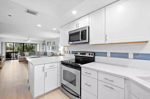 700 Uno Lago Dr #303, Juno Beach, FL 33408