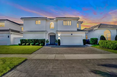 5737 Regency Cir E, Boca Raton, FL 33496