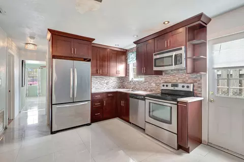 114 W 18th St, Riviera Beach, FL 33404