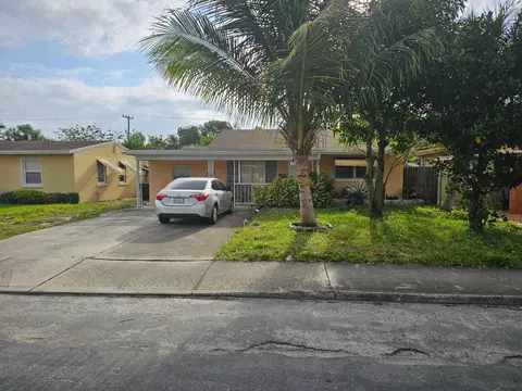 810 S D St, Lake Worth Beach, FL 33460
