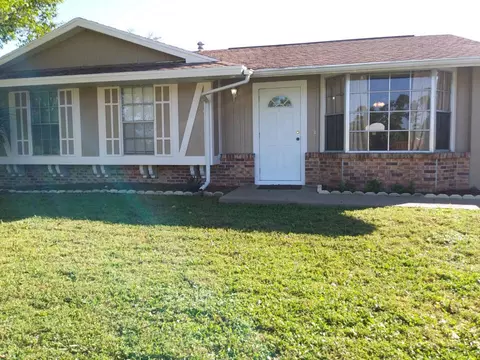 481 NE Camelot Dr, Port Saint Lucie, FL 34983