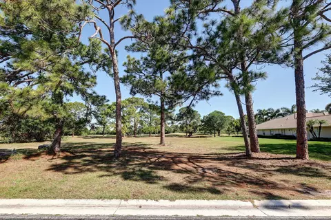 9620 Knollwood Ln, Fort Pierce, FL 34951