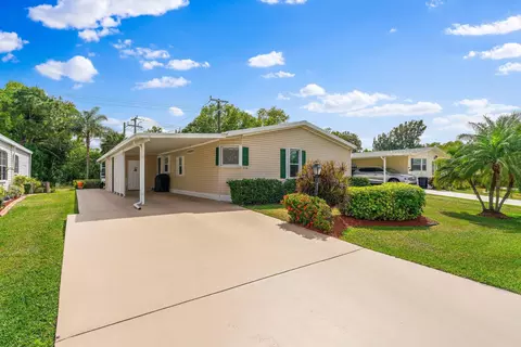 8536 Gallberry Cir, Port Saint Lucie, FL 34952