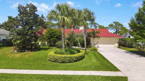 5541 Old Mystic Ct, Jupiter, FL 33458