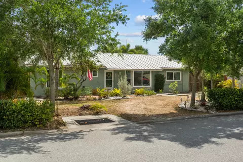 8711 SEagle Ave, Hobe Sound, FL 33455