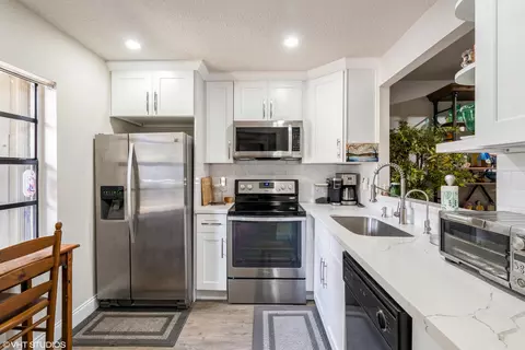 132 S Cypress Rd #516, Pompano Beach, FL 33060