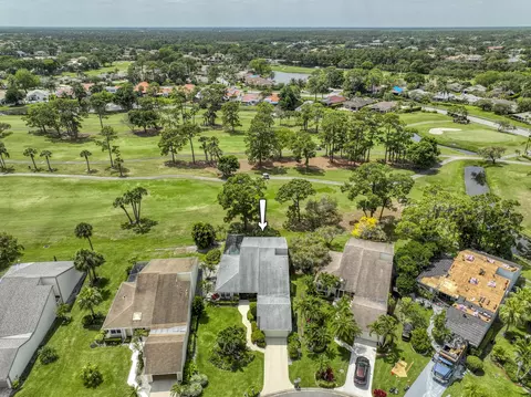 6696 S Pine Ct, Palm Beach Gardens, FL 33418