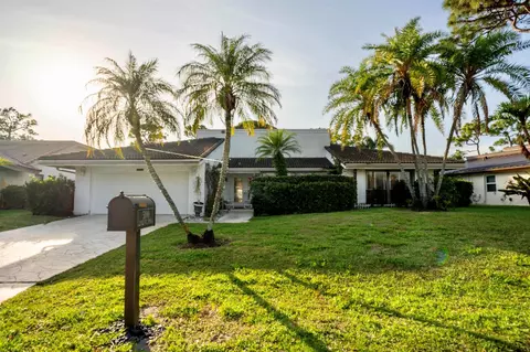 5100 Pineview Cir, Delray Beach, FL 33445