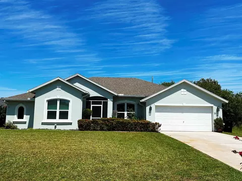 563 SW Crawfish Dr, Port Saint Lucie, FL 34953