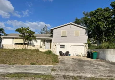 1420 Hillcrest Dr, Lake Worth, FL 33461