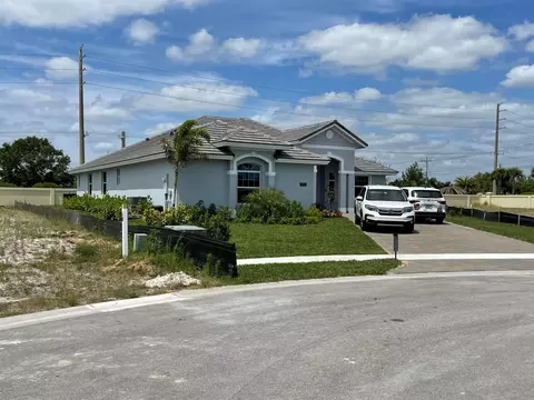 5775 Bent Pine Sq, Vero Beach, FL 32967