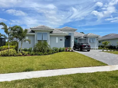 5583 Bent Pine Sq, Vero Beach, FL 32967