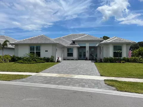 5619 Bent Pine Sq, Vero Beach, FL 32967