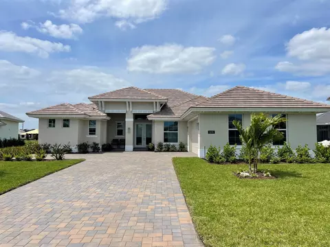 5570 Bent Pine Sq, Vero Beach, FL 32967