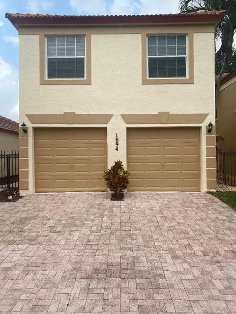 1094 Via Jardin, Riviera Beach, FL 33418