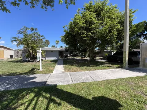 3451 10th N, Palm Springs, FL 33461