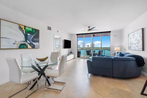 2640 Lake Shore Dr #515, Riviera Beach, FL 33404