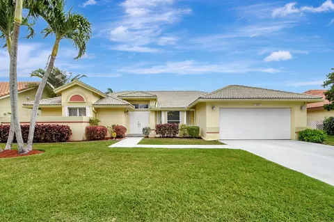 6963 Lake Island Dr, Lake Worth, FL 33467