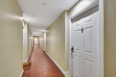 630 S Sapodilla Ave #205, West Palm Beach, FL 33401