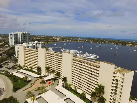 132 Lakeshore Dr #718, North Palm Beach, FL 33408
