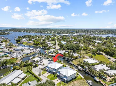 4627 SE Manatee Ln, Stuart, FL 34997
