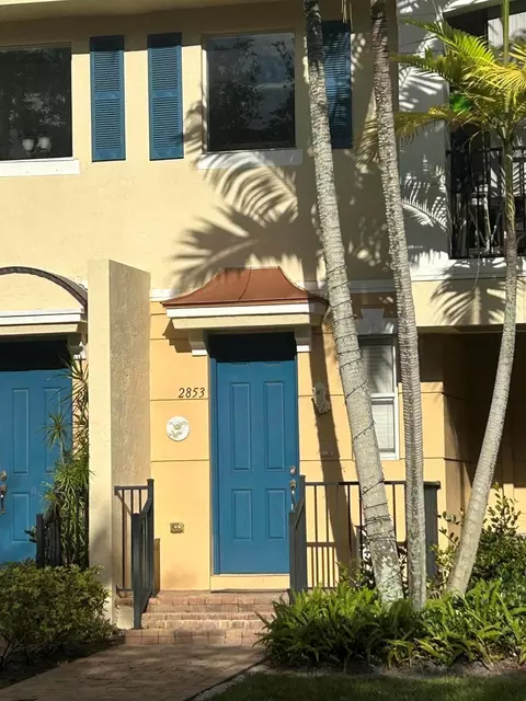 2853 S Oasis Dr, Boynton Beach, FL 33426