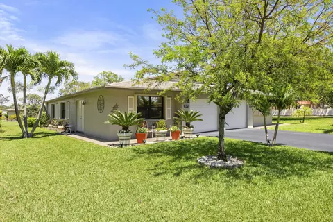 1527 Palmland, Boynton Beach, FL 33436