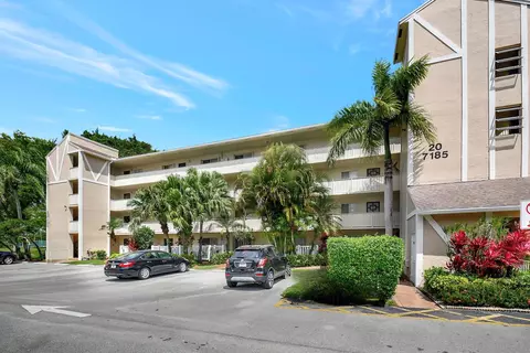 7185 Huntington Ln #301, Delray Beach, FL 33446
