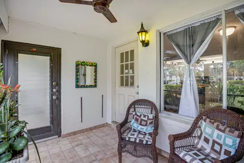 125 Lake Pne #D-1, Greenacres, FL 33463