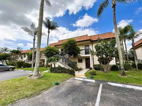 7202 Golf Colony Ct #205, Lake Worth, FL 33467