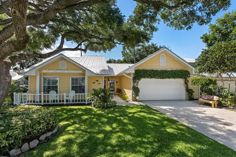108 Colony Way E, Jupiter, FL 33458