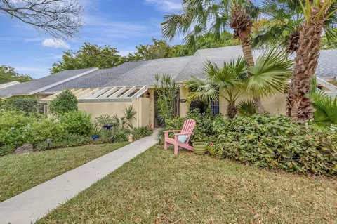 10907 Lake, Boca Raton, FL 33498